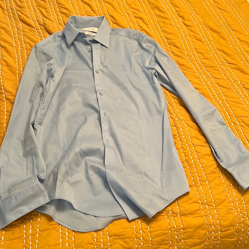 Calvin Klein Dress Shirt. Light blue. Slim fit stretch. 14-14.5 32/33. Small